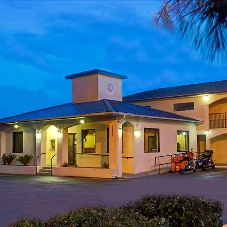 Hotel Super 8 By Wyndham Walterboro Exterior foto