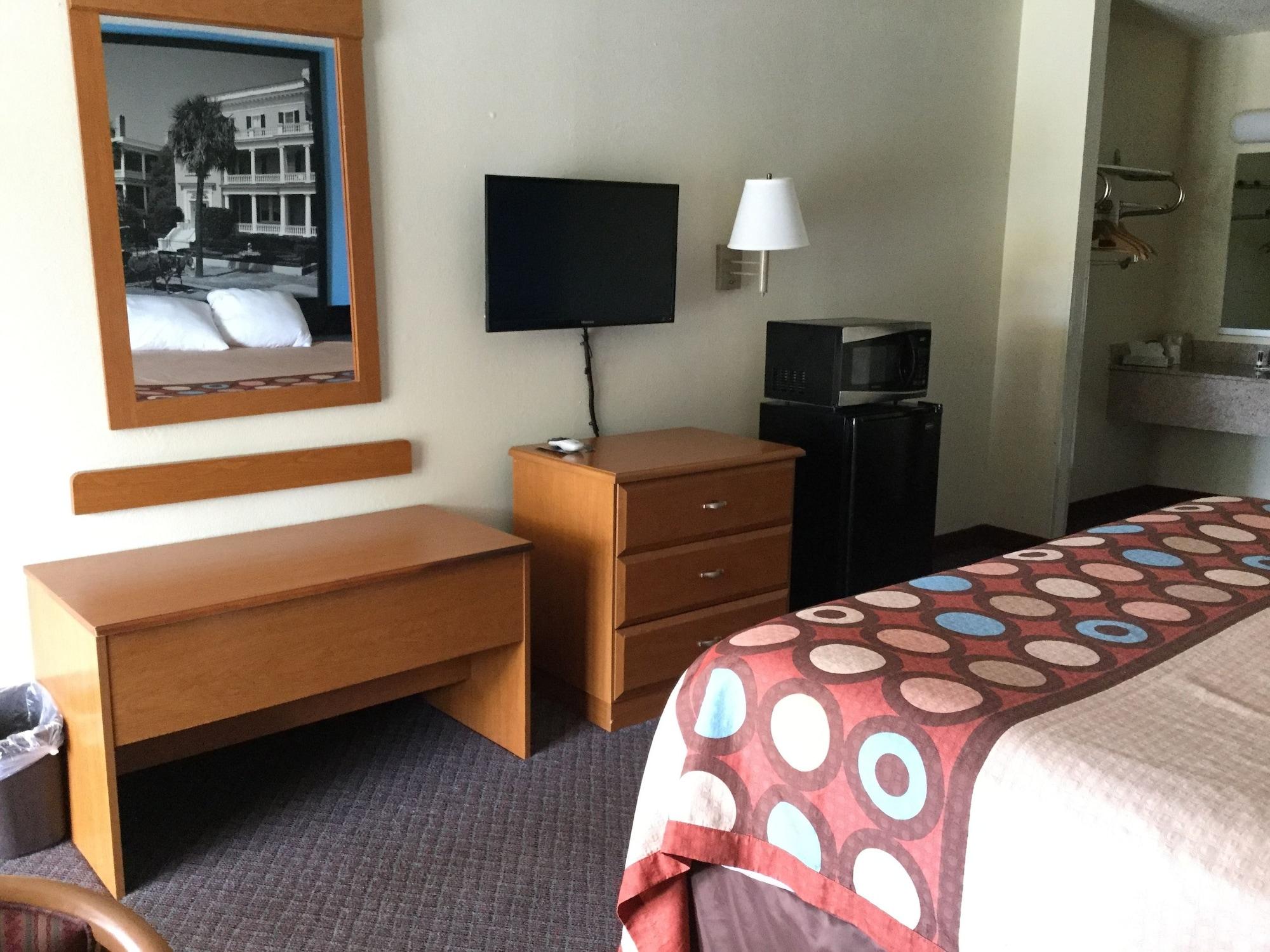 Hotel Super 8 By Wyndham Walterboro Exterior foto