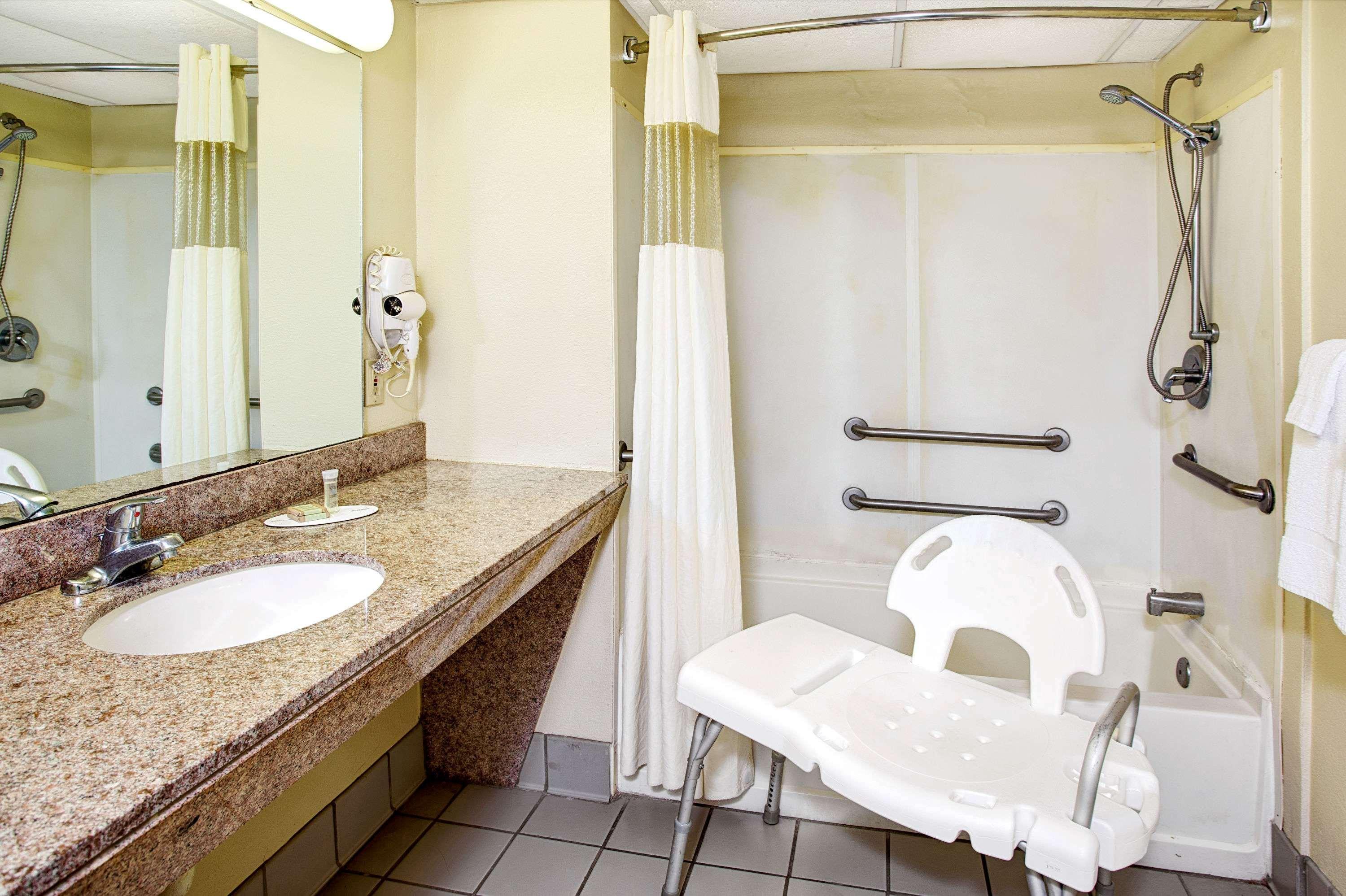 Hotel Super 8 By Wyndham Walterboro Exterior foto