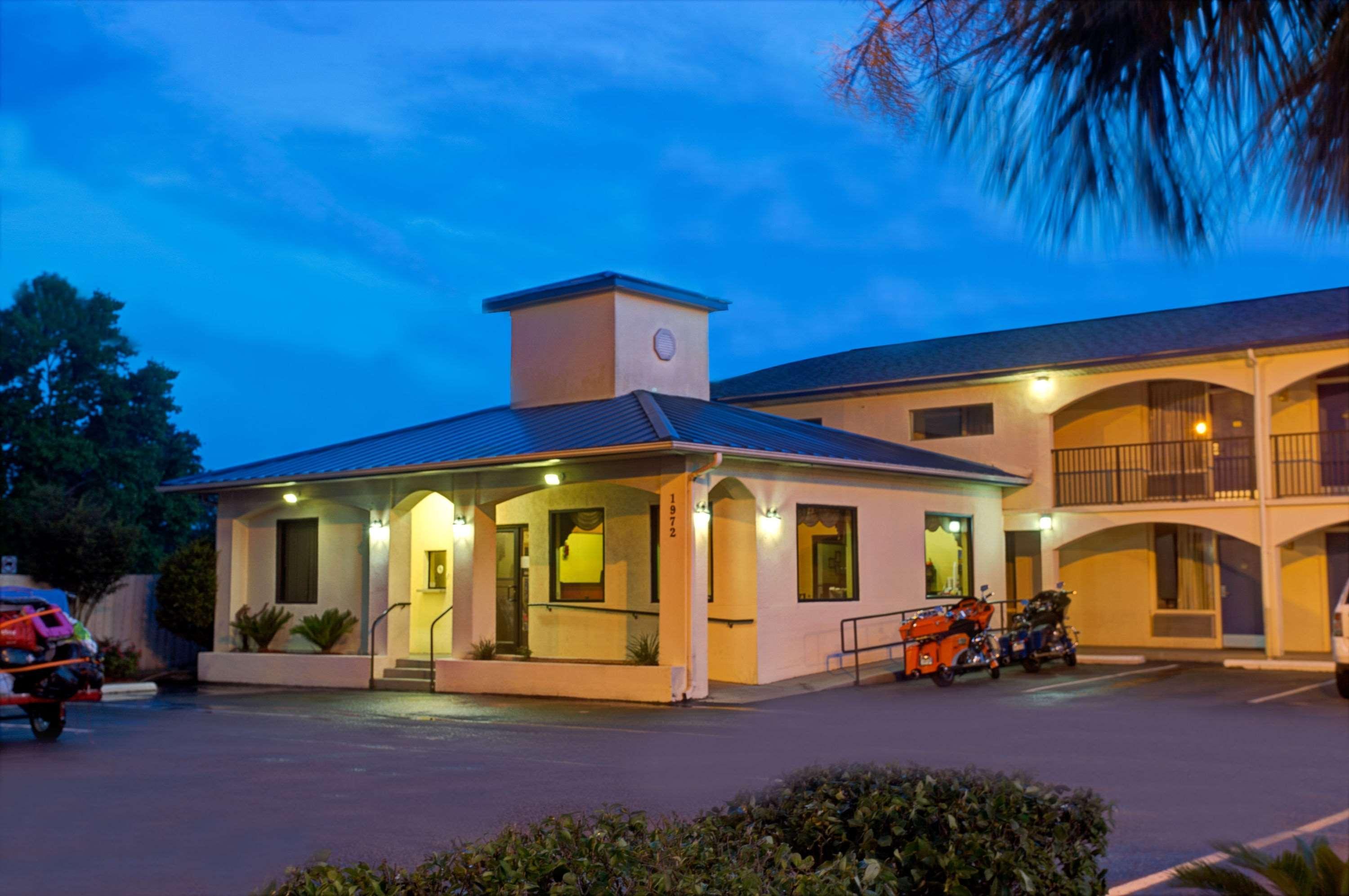 Hotel Super 8 By Wyndham Walterboro Exterior foto