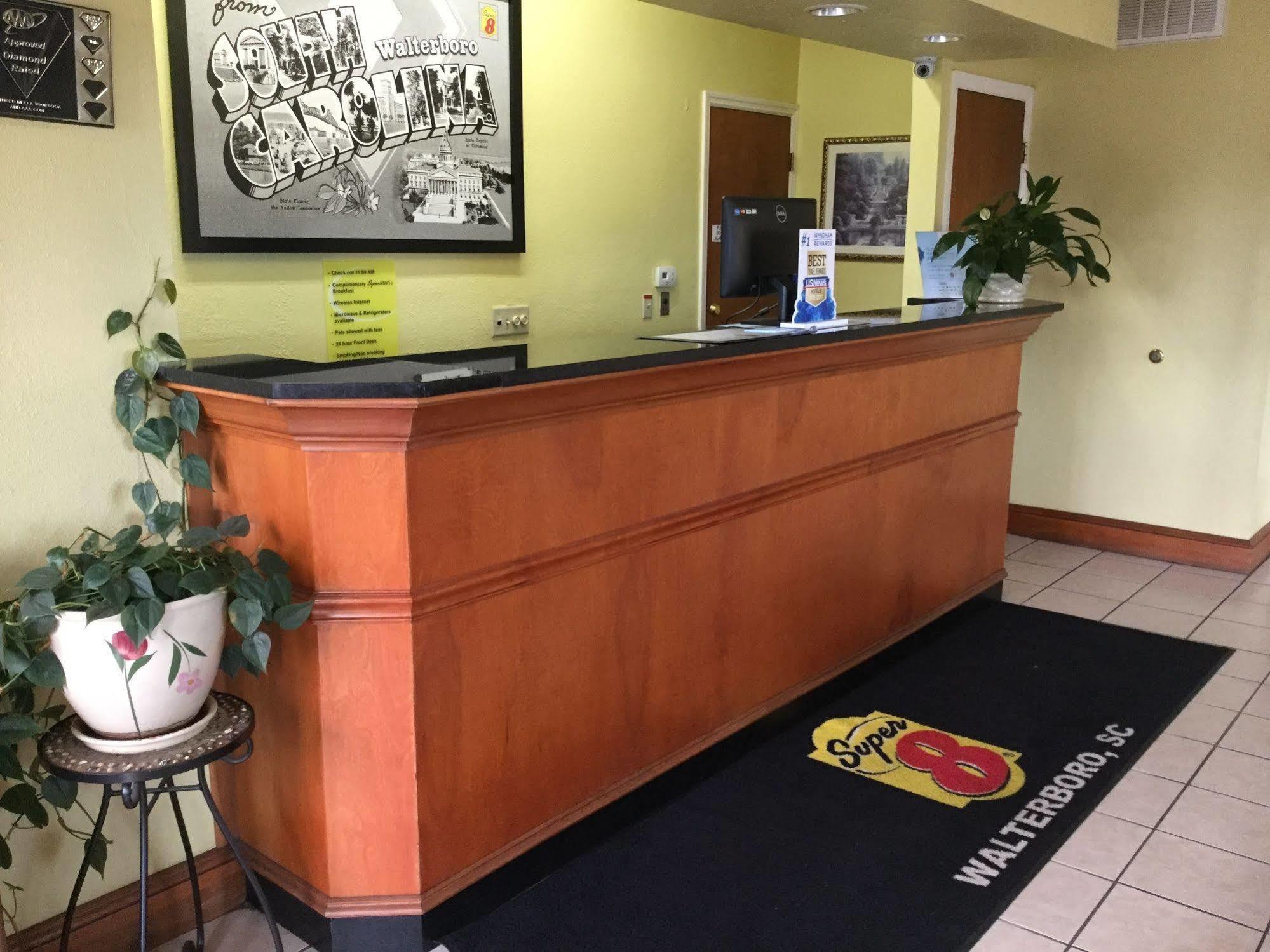 Hotel Super 8 By Wyndham Walterboro Exterior foto